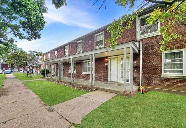 property at 1835 La Salle Pl