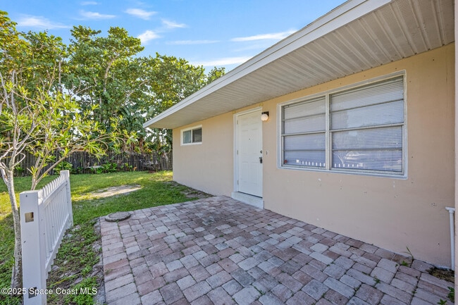 137 Washington Ave in Indialantic, FL - Building Photo - Building Photo