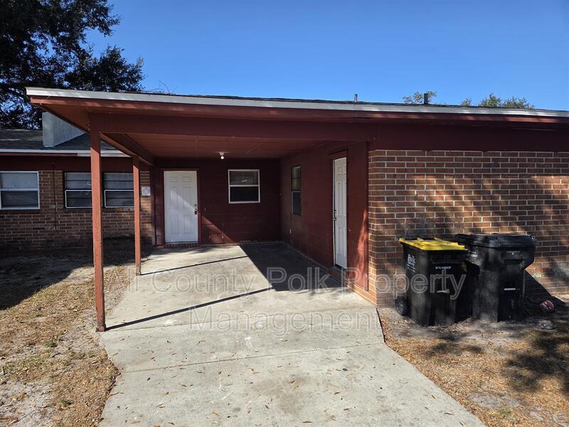 1122 Mercury Dr W in Lakeland, FL - Building Photo