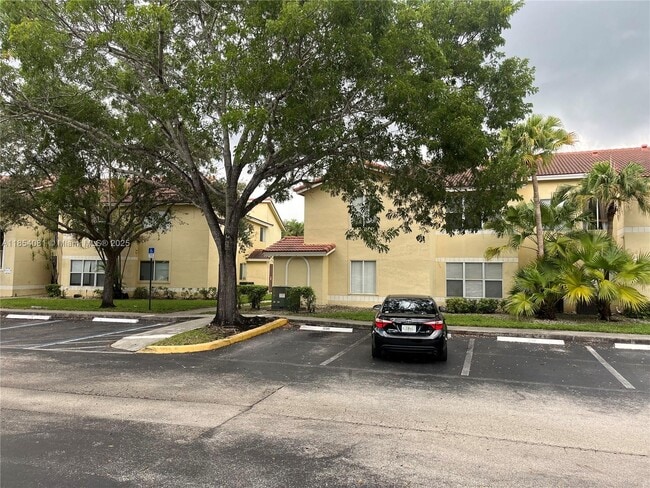 property at 437 Vista Isles Dr