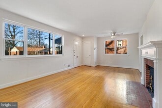 10003 Portland Pl in Silver Spring, MD - Building Photo - Building Photo