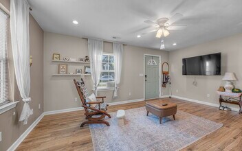 2408 Sunset Dr in Chesapeake, VA - Building Photo - Building Photo