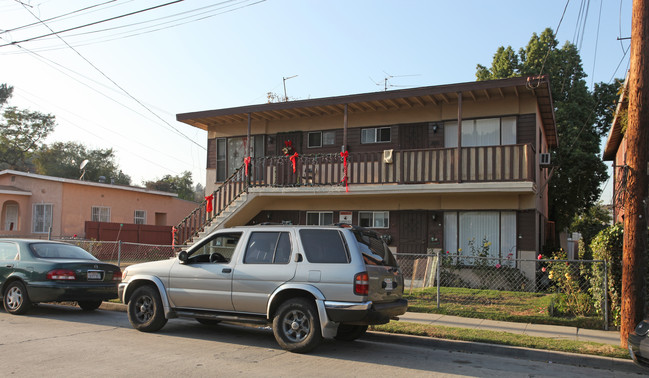 2653-2655 Queen St in Los Angeles, CA - Foto de edificio - Building Photo