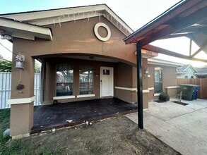 6005 Asis in Laredo, TX - Building Photo - Building Photo