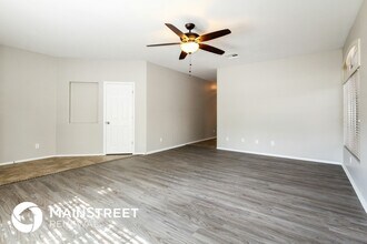 15832 W Calavar Rd in Surprise, AZ - Foto de edificio - Building Photo