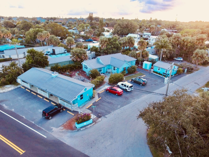 2500 NE Indian River Dr in Jensen Beach, FL - Building Photo