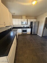 8008 Cureton Cir in Las Vegas, NV - Building Photo - Building Photo
