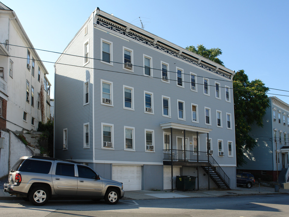 190 Valley St in Tarrytown, NY - Building Photo