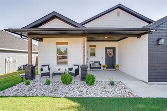 2217 Forest Hill Ln in Granbury, TX - Building Photo - Building Photo