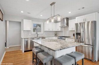 638 S Oakland Ave in Villa Park, IL - Building Photo - Building Photo