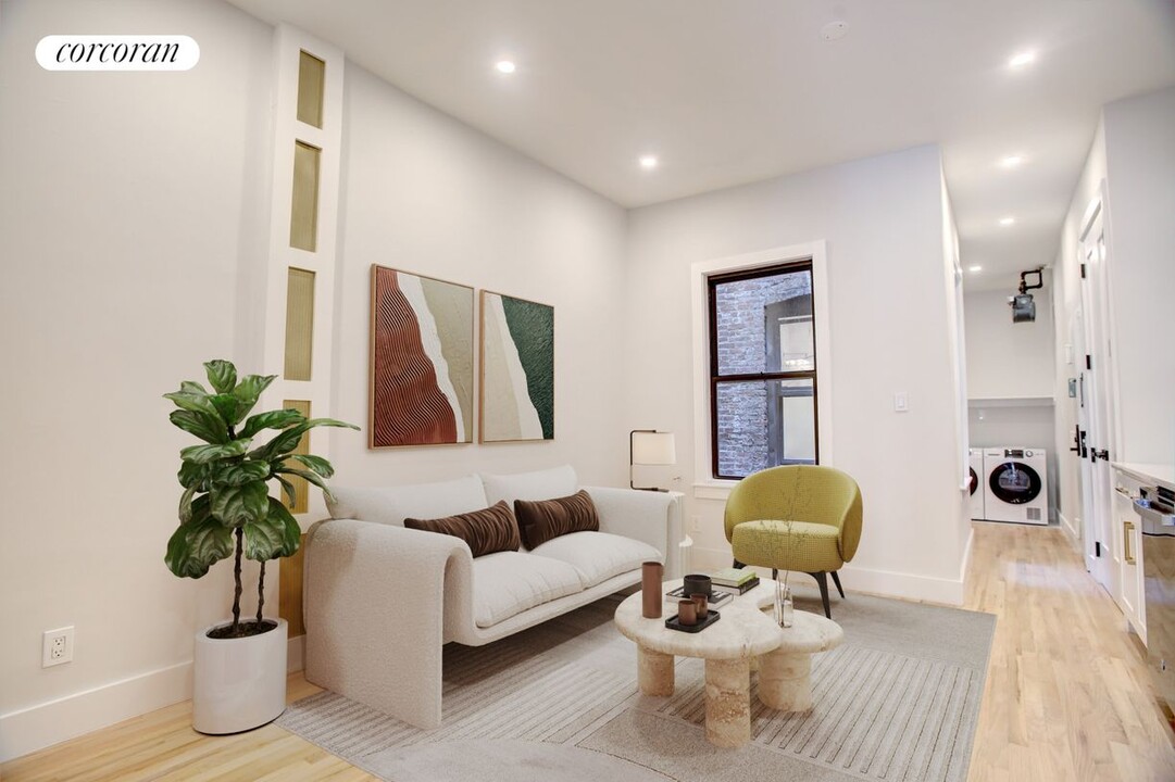 206 W 96th St in New York, NY - Building Photo