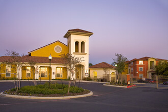 Costa Almadena in San Antonio, TX - Building Photo - Building Photo