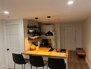 218 SW 8th Ave in Miami, FL - Building Photo - Building Photo