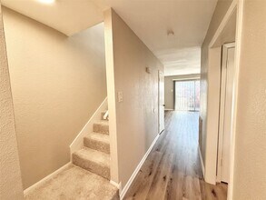 7980 Grove Ridge Dr in Houston, TX - Building Photo - Building Photo