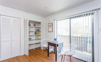 3700 Kingwood Dr in Houston, TX - Building Photo