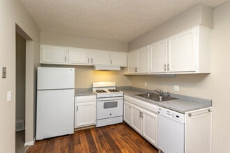 Parkwood Manor Apartments in Omaha, NE - Foto de edificio - Interior Photo