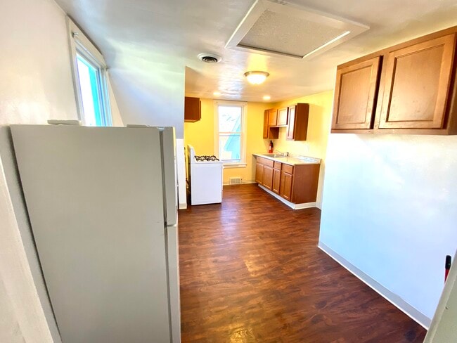 817 Anaheim St, Unit 4 in Pittsburgh, PA - Building Photo - Building Photo