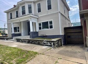 118 12th St, Unit Apt 2 in Wheeling, WV - Building Photo