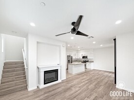 950 E Drapery Ln in Anaheim, CA - Building Photo