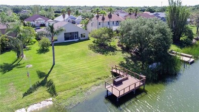 833 Bayou View Dr in Brandon, FL - Foto de edificio - Building Photo