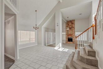 16038 Rustic Sands Dr in Houston, TX - Building Photo - Building Photo