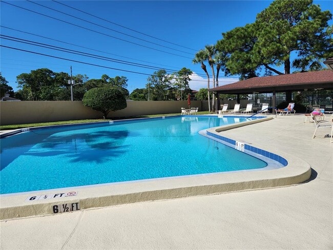 2685 Sabal Springs Cir in Clearwater, FL - Building Photo - Building Photo