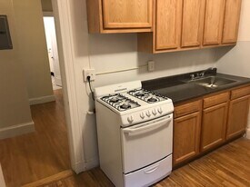 1795 Commonwealth Ave, Unit 1 in Boston, MA - Building Photo