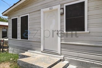 603 Gladstone Ave in San Antonio, TX - Building Photo - Building Photo