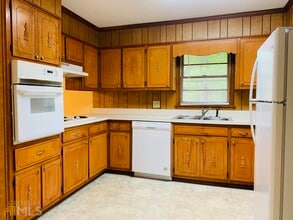 105 Sunrise Dr in Newnan, GA - Building Photo - Building Photo