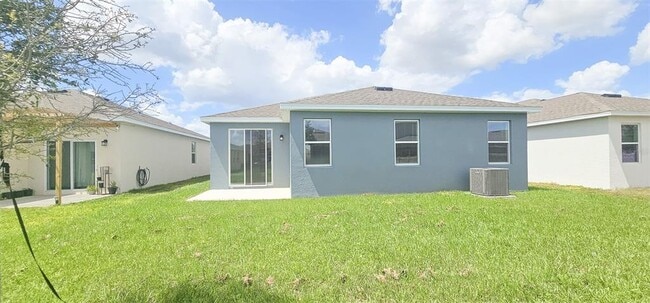429 Silver Palm Dr in Haines City, FL - Building Photo - Building Photo