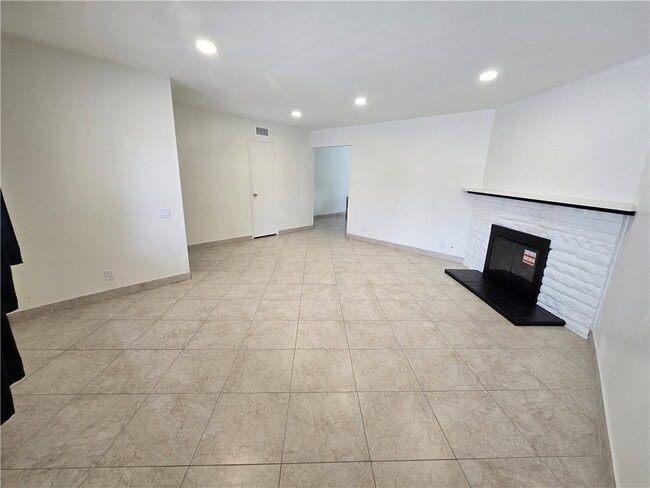 6683 Gross Ave in Los Angeles, CA - Building Photo - Building Photo