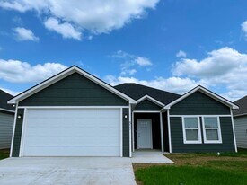 479 Worth Ave in Durant, OK - Building Photo