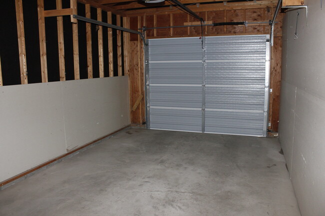310 Samara Ave, Unit 1 in Volga, SD - Foto de edificio - Building Photo