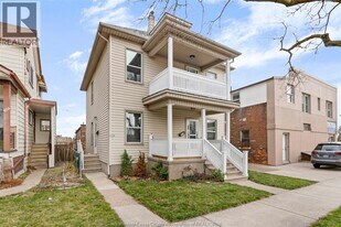 1290 Chilver Rd in Windsor, ON - Building Photo