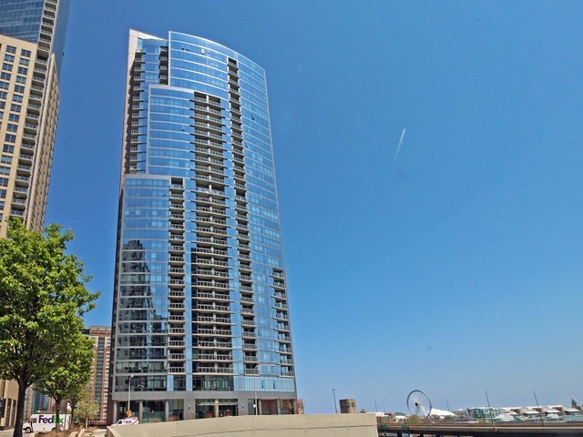 450 E Waterside Dr, Unit 403 in Chicago, IL - Foto de edificio