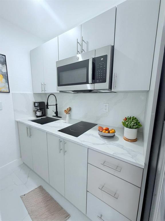1440 N 71st Ave, Unit 2 in Hollywood, FL - Building Photo - Building Photo