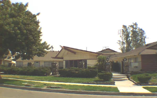 2656 Rosedale Ave in Colton, CA - Foto de edificio