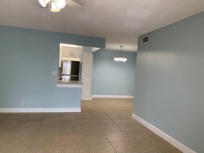 1251 NW 13th St in Boca Raton, FL - Building Photo - Building Photo