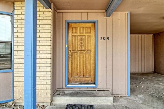 property at 2819 Elm Ave