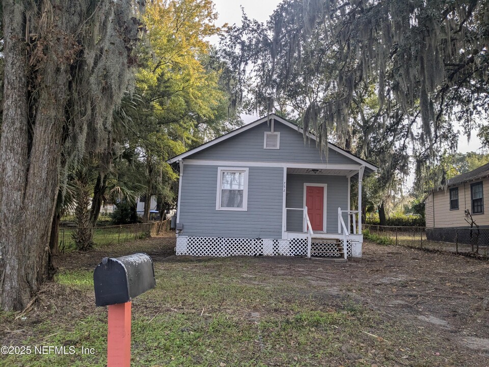 752 Ashford St in Jacksonville, FL - Building Photo