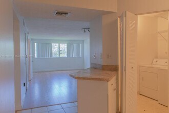 6175 NW 186th St in Hialeah, FL - Building Photo - Building Photo