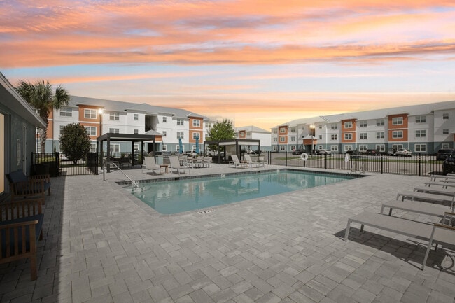 Champion Townhomes in Davenport, FL - Foto de edificio - Building Photo