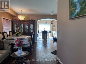 60 Oranmore Crescent in Brampton, ON - Building Photo - Building Photo