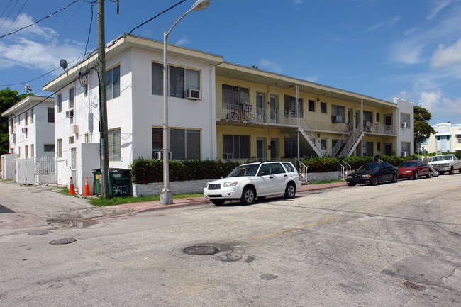 830 9th St in Miami Beach, FL - Building Photo - Building Photo