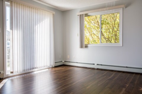 2305-35A 35A Ave NW in Edmonton, AB - Building Photo - Building Photo