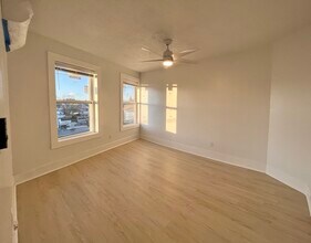 126 Felton St, Unit 3 in Waltham, MA - Building Photo - Building Photo