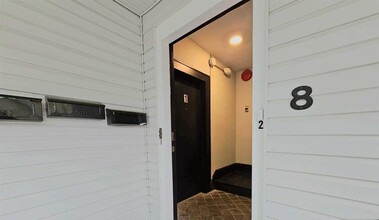 8 Boyden Pkwy S in Maplewood, NJ - Foto de edificio - Building Photo