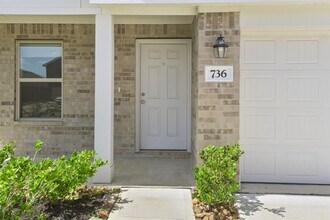 736 Delany Cv Ct in La Marque, TX - Building Photo - Building Photo