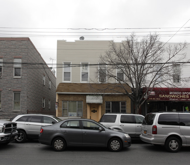 463 Onderdonk Ave in Flushing, NY - Building Photo - Building Photo