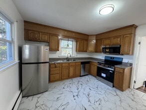 100 Media Ave in Waterbury, CT - Building Photo - Building Photo